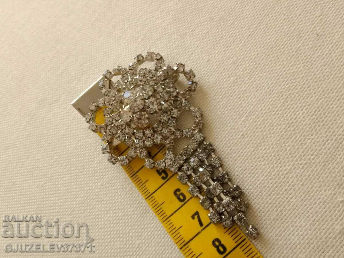 Zirconia and silver metal brooch with price 30.00 BGN | € 15.34 Zirconia and silver metal brooch with price 30.00 BGN | € 15.34