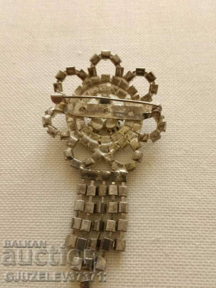 Zirconia and silver metal brooch - 6 Zirconia and silver metal brooch - 6