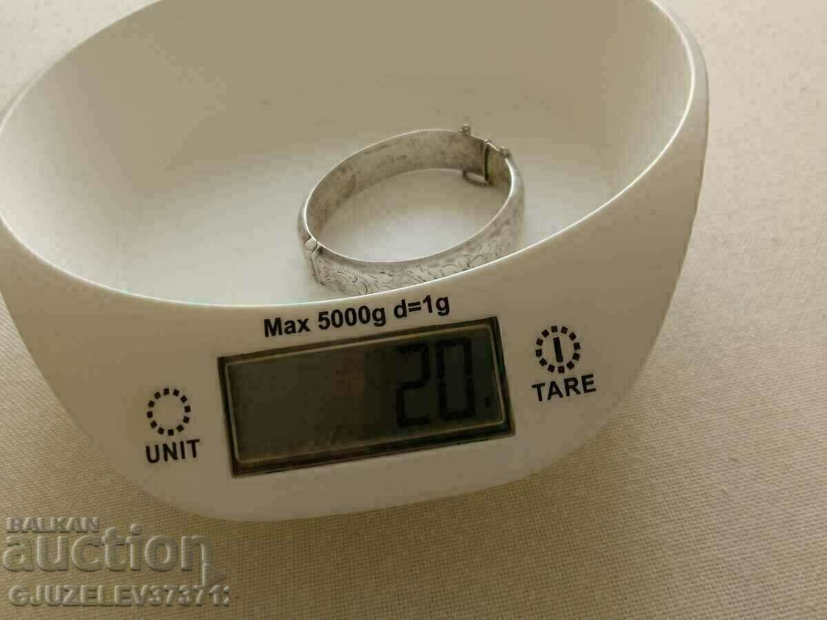 Delivery of Vintage 1970s English Engraved Silver Bracelet