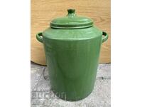 Ένα μεγάλο παλιό εμαγιέ γλαστράκι