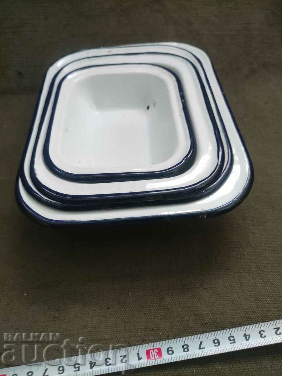 Auction small rectangular enameled saucers Auction small rectangular enameled saucers