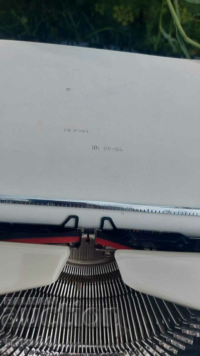 Licitație MAȘINA DE SCRIS - MADAME 400