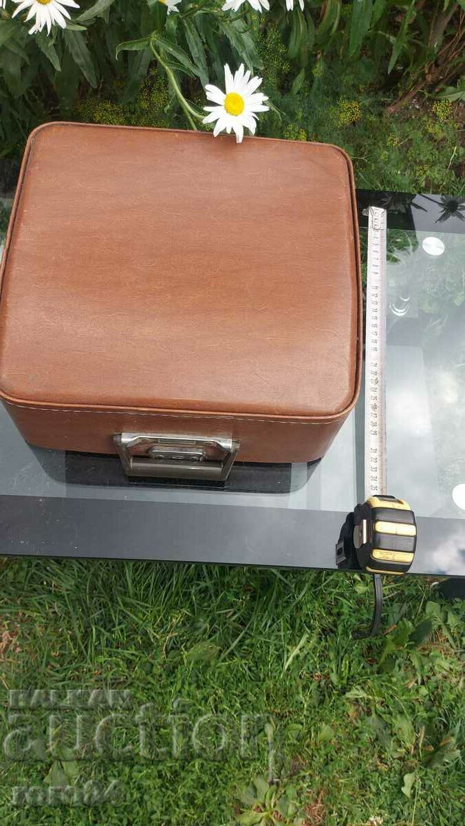 MAȘINA DE SCRIS - MADAME 400 - 7