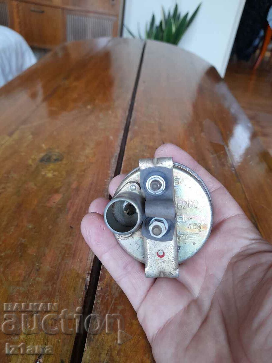 Delivery of Old car fuel gauge Delivery of Old car fuel gauge