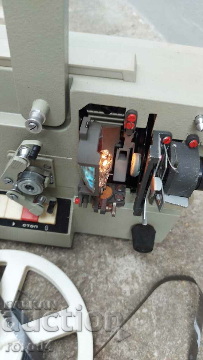 CINEMA PROJECTOR - BLONDE - WORKING - 6