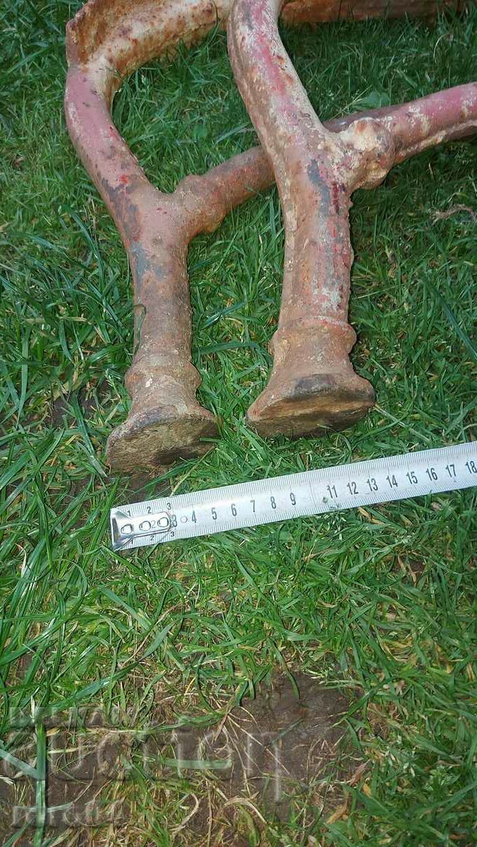 BENCH - CAST IRON - KINGDOM OF BULGARIA - 35 kg. - 7