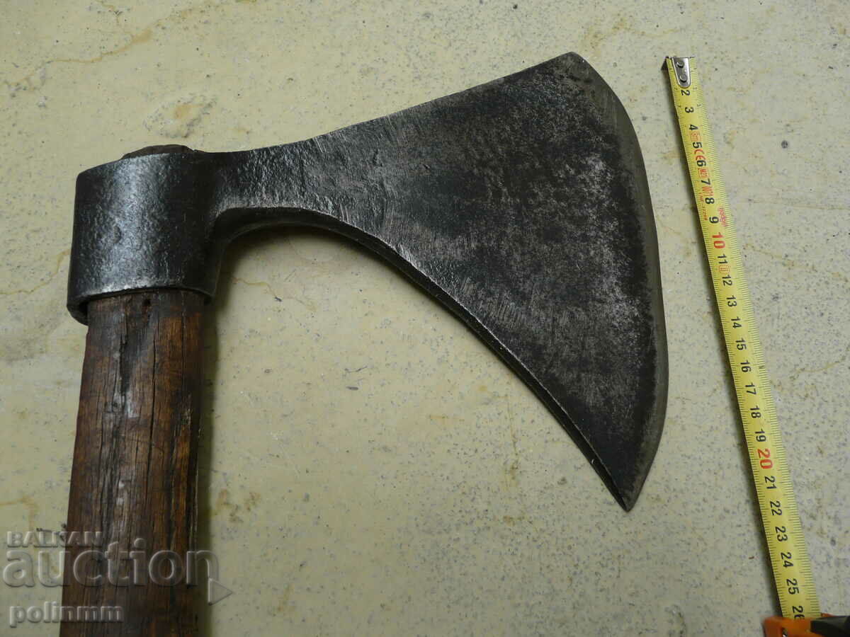 Auction Old ax TALABOT - 419 Auction Old ax TALABOT - 419