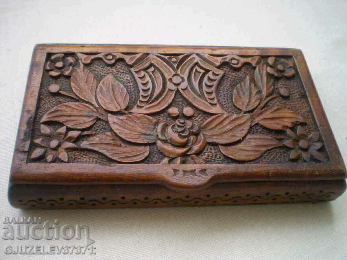 Παλιό κουτί χειροποίητο με ξυλόγλυπτο - 6 Παλιό κουτί χειροποίητο με ξυλόγλυπτο - 6