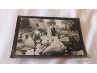 Снимка София Княжево Мъж жени и деца на хижа Фонфонъ 1927