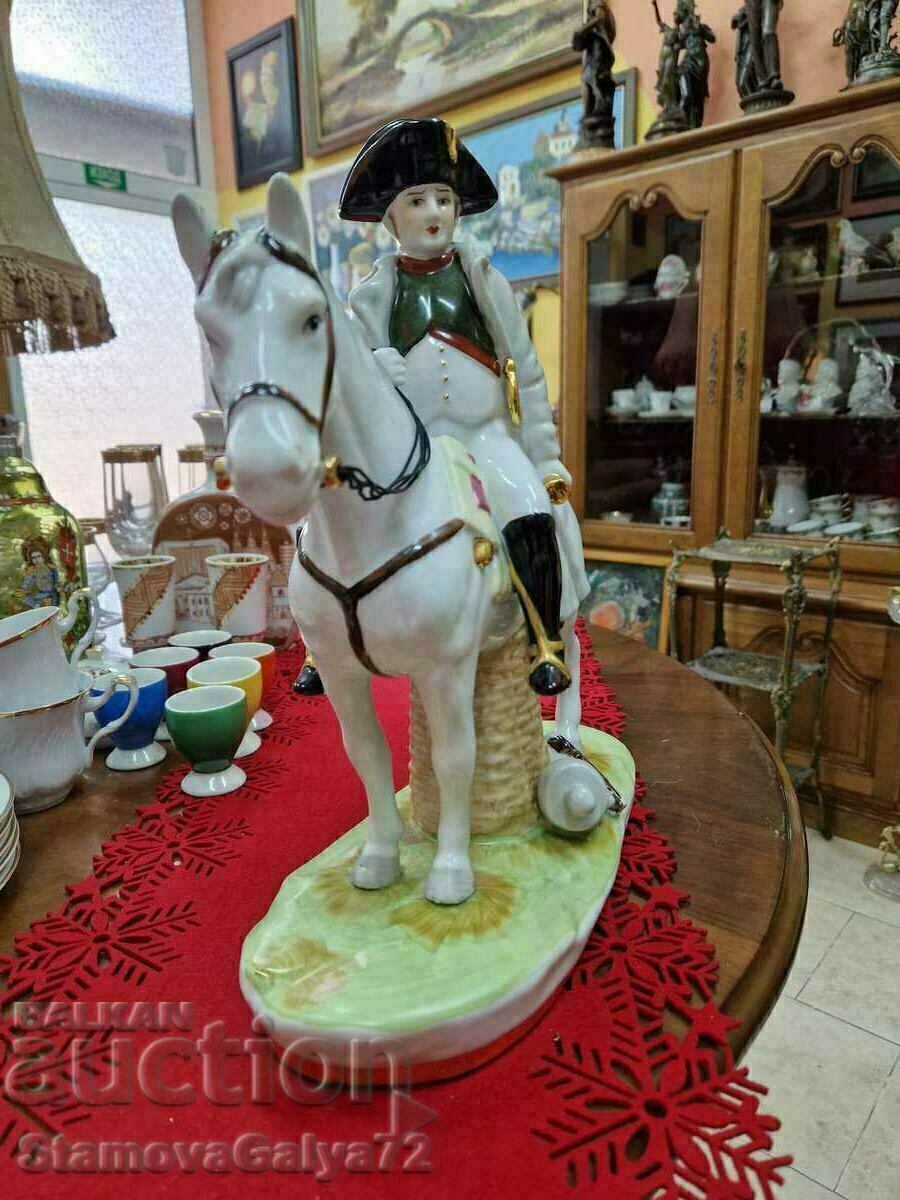 Livrarea O figură antică rară de porțelan mare Livrarea O figură antică rară de porțelan mare