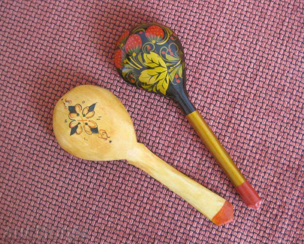 Auction  Wooden spoons and pen