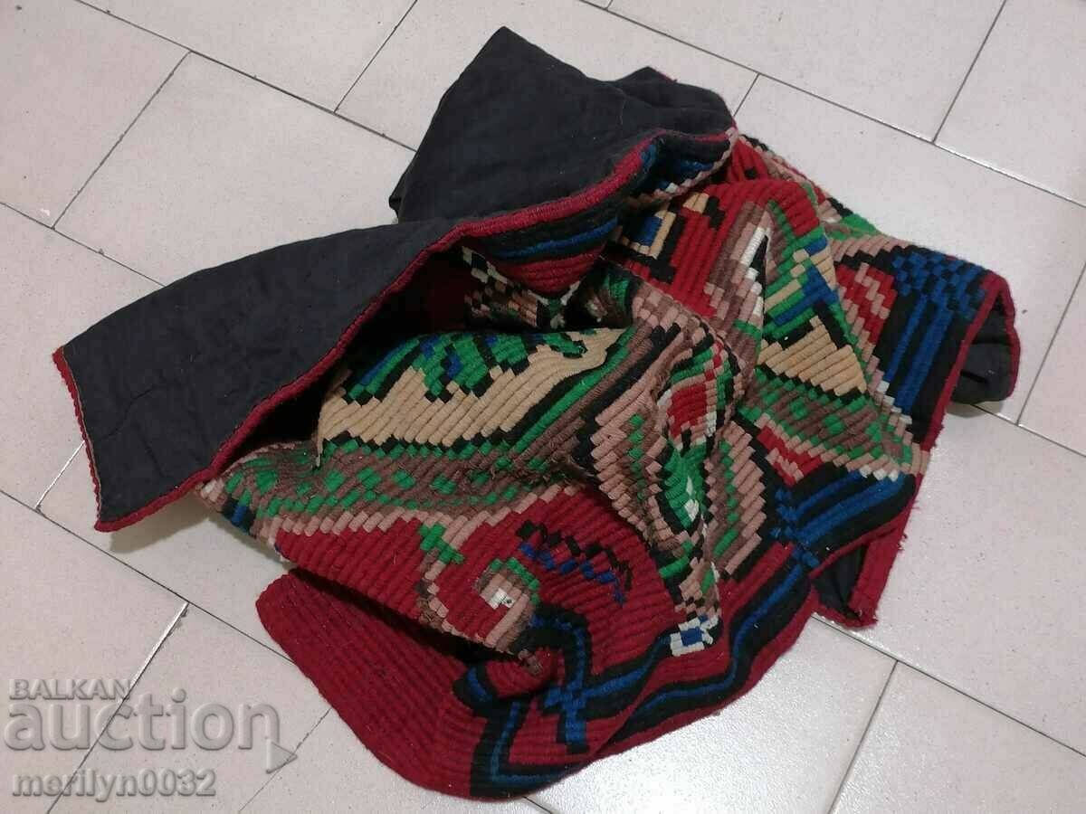 Auction Old handwoven woolen wall carpet, carpet rug Auction Old handwoven woolen wall carpet, carpet rug