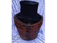 Joshua Turner Black Beaver top hat in leather case