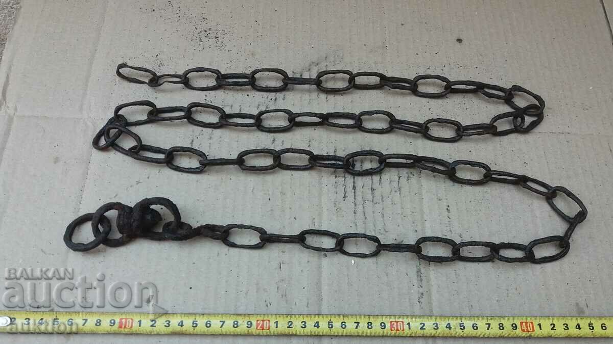 CÂMPUL VECHI cu preț 2.99 BGN | € 1.53