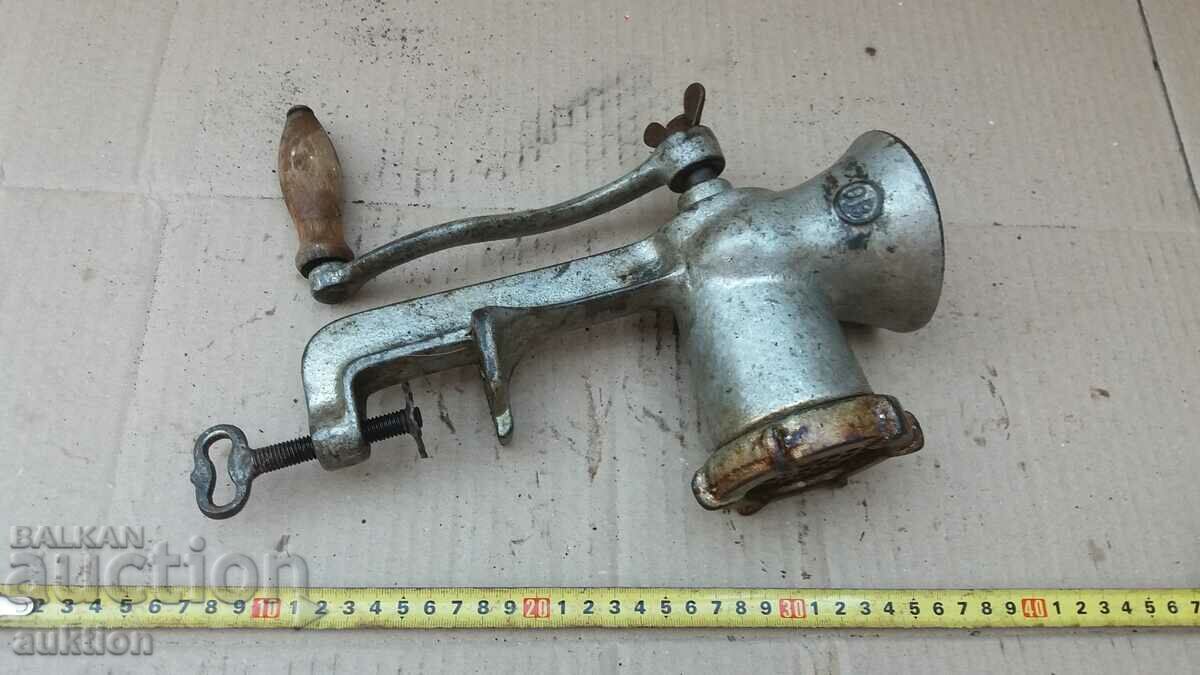 EXCELENTĂ MAȘINĂ DE CARNE - 7