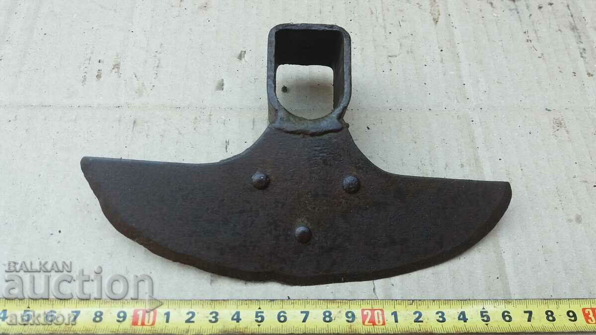 Auction OLD HOE, SHOOT Auction OLD HOE, SHOOT