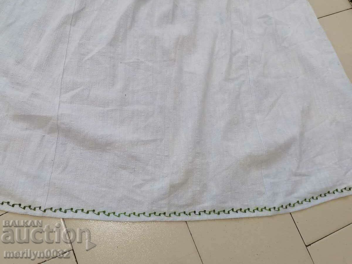 Auction Old women's shirt with hand embroidery of chaise, costume, sukman Auction Old women's shirt with hand embroidery of chaise, costume, sukman
