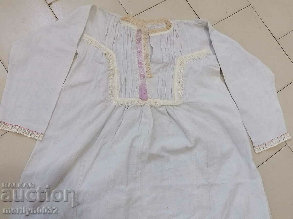 Стара женска риза с ръчна бродерия дантела чеиз носия сукман с цена 116.00 лв. | € 59.31 Стара женска риза с ръчна бродерия дантела чеиз носия сукман с цена 116.00 лв. | € 59.31