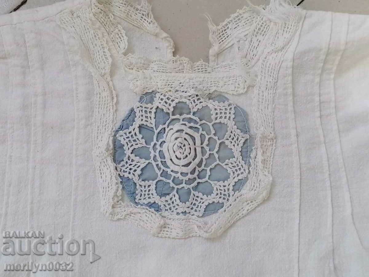 Стара женска риза с ръчна бродерия дантела чеиз носия сукман с цена 129.90 лв. | € 66.42 Стара женска риза с ръчна бродерия дантела чеиз носия сукман с цена 129.90 лв. | € 66.42
