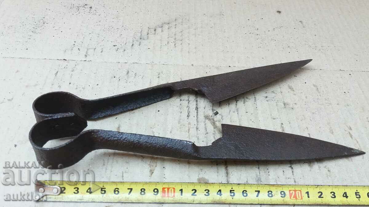 OLD HANGER FOR SHEEPING SHEEP - 6 OLD HANGER FOR SHEEPING SHEEP - 6