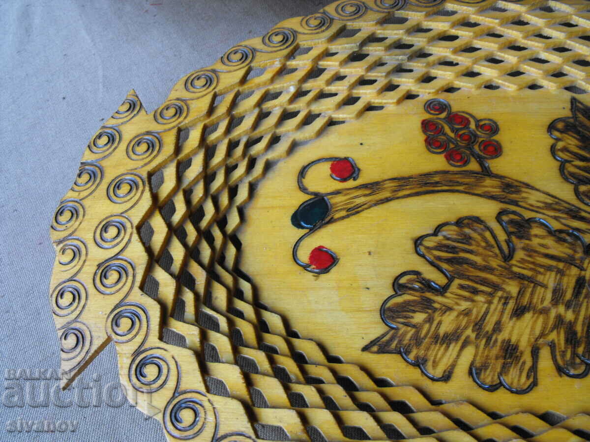 Interesting wooden paneer tray #0640 with price 14.99 BGN | € 7.66