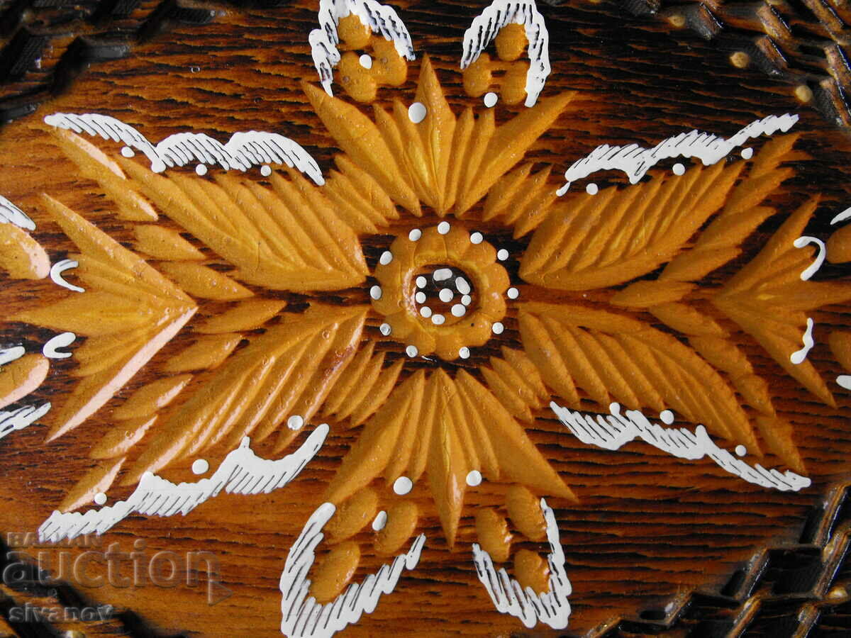 Аукцион Интересен дървен поднос панер #0642 Аукцион Интересен дървен поднос панер #0642