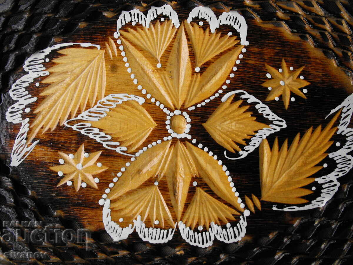 Interesting wooden paneer tray #0645 with price 14.99 BGN | € 7.66