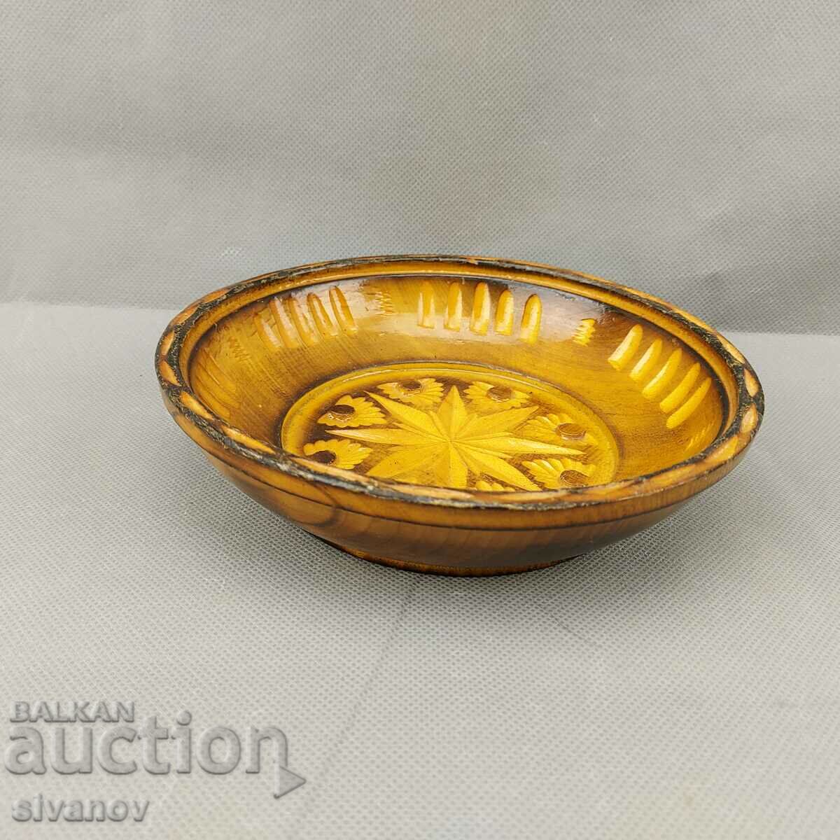 Интересна дървена купа дърворезба #0649 с цена 9.99 лв. | € 5.11 Интересна дървена купа дърворезба #0649 с цена 9.99 лв. | € 5.11