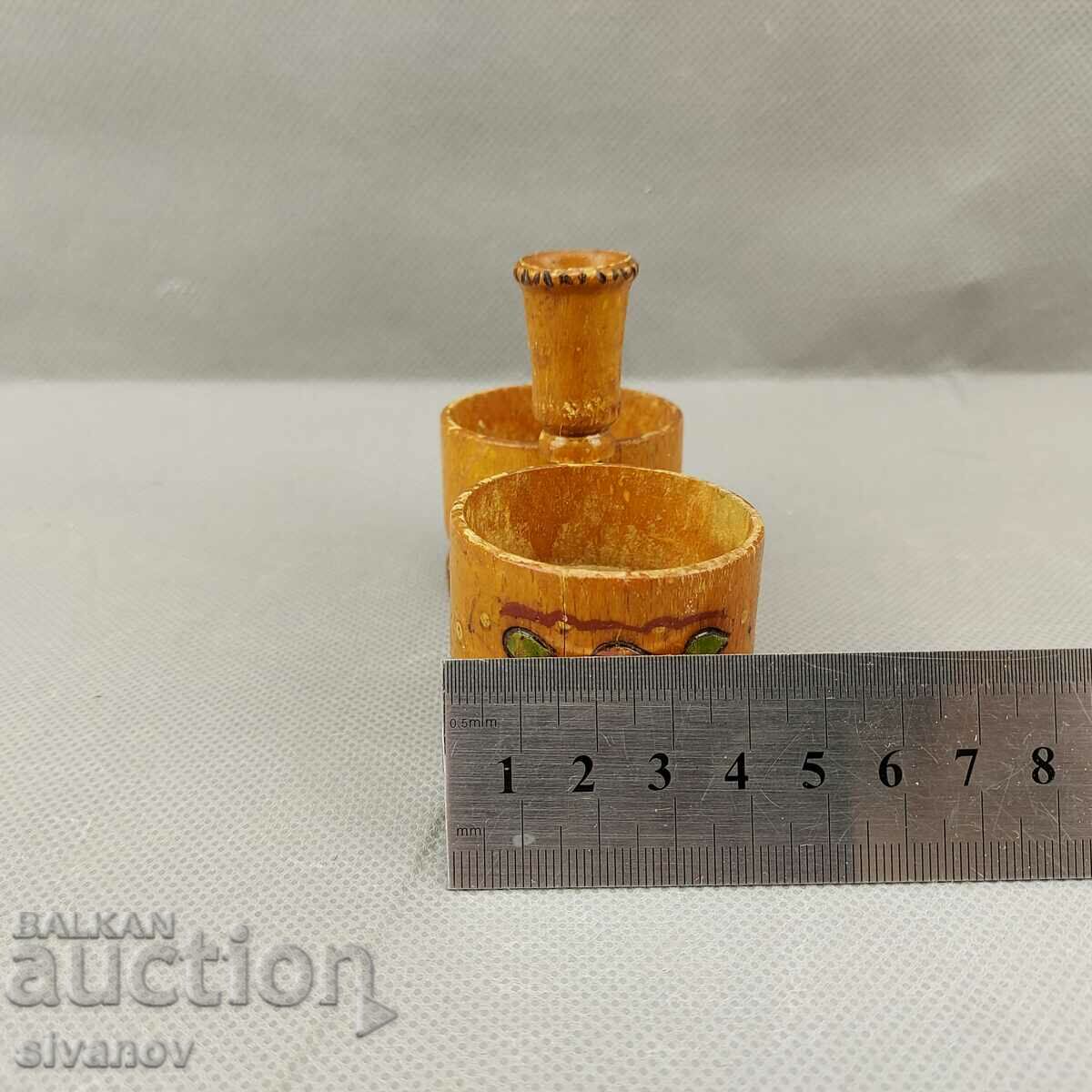 Interesting wooden salt shaker #0655 - 6 Interesting wooden salt shaker #0655 - 6