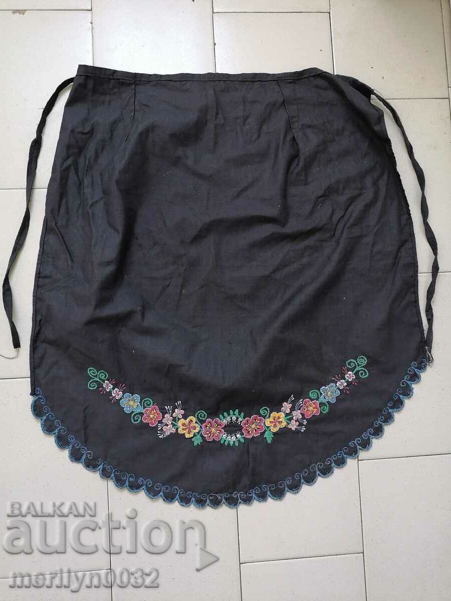 Старо ръчно тъкана престилка с бродерия, носия - 6 Старо ръчно тъкана престилка с бродерия, носия - 6