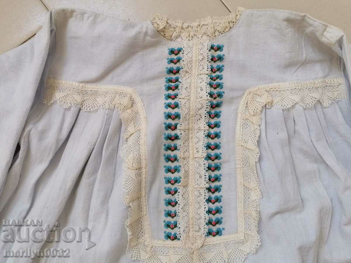 Auction  Old women's shirt with hand embroidery lace chaise costume sukman