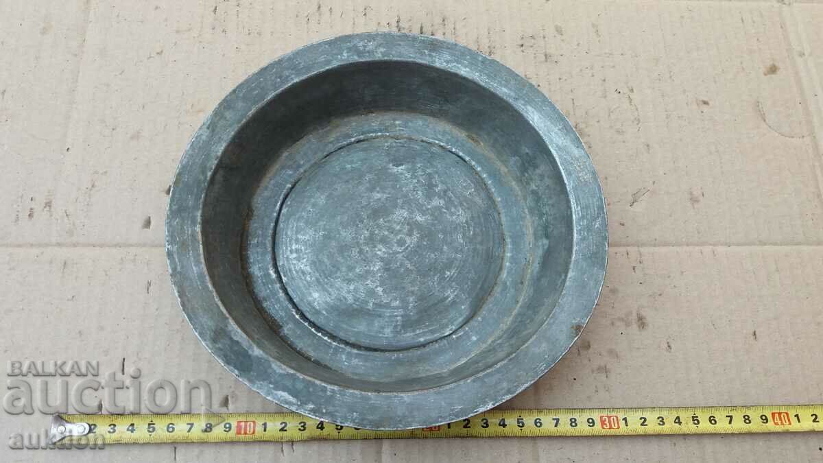 Auction  WROUGHT RENAISSANCE COPPER PLATE, BOWL TRAY WITH ORNAMENT