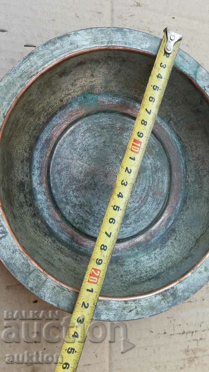 WROUGHT COPPER PAN, PANER, BOWL, SAUCE AND INITIALS - 6 WROUGHT COPPER PAN, PANER, BOWL, SAUCE AND INITIALS - 6