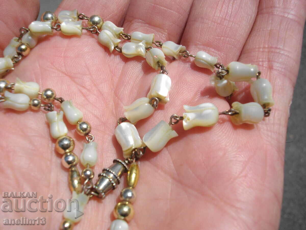 Delivery of OLD PEARL NECKLACE LILY TEAR NECKLACE