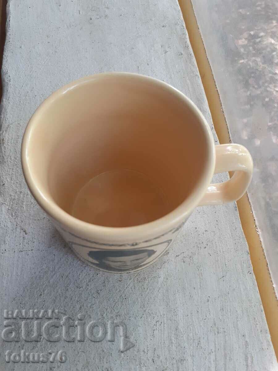 Livrarea Cana de colecție din porțelan englezesc Charles și Diana Livrarea Cana de colecție din porțelan englezesc Charles și Diana