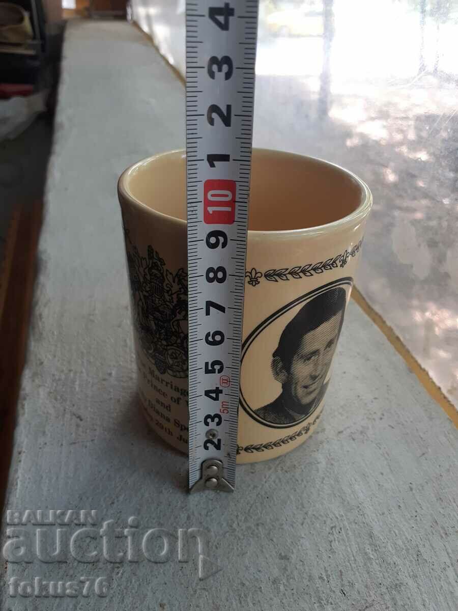 Cana de colecție din porțelan englezesc Charles și Diana - 6 Cana de colecție din porțelan englezesc Charles și Diana - 6