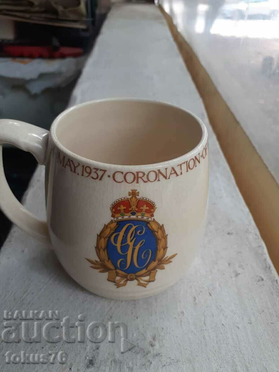 Auction English porcelain collector's mug Auction English porcelain collector's mug