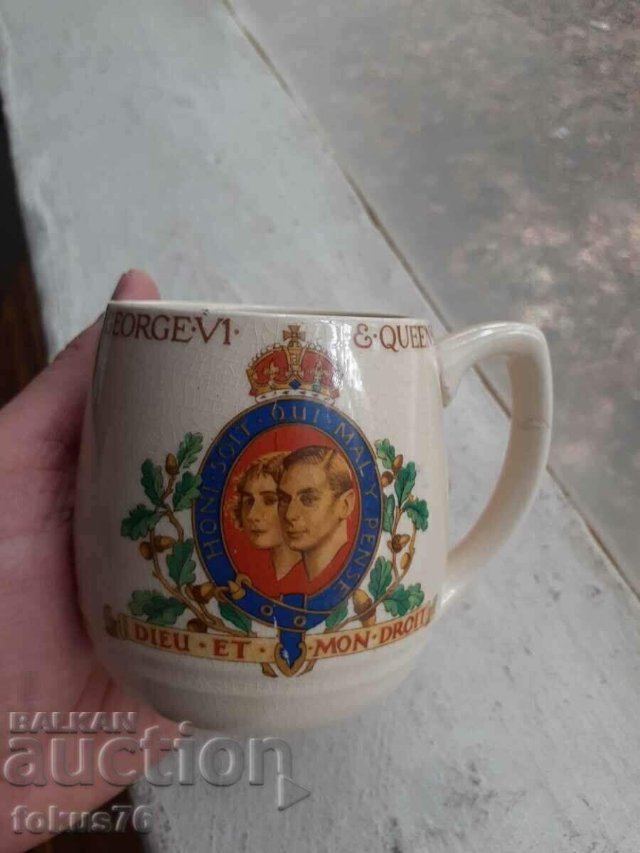 Delivery of English porcelain collector's mug Delivery of English porcelain collector's mug