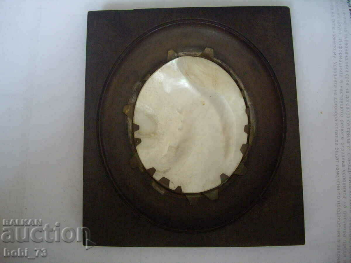 Παράδοση Παλιές μεγάλες θρησκευτικές σκηνές από μαργαριτάρι. Παράδοση Παλιές μεγάλες θρησκευτικές σκηνές από μαργαριτάρι.