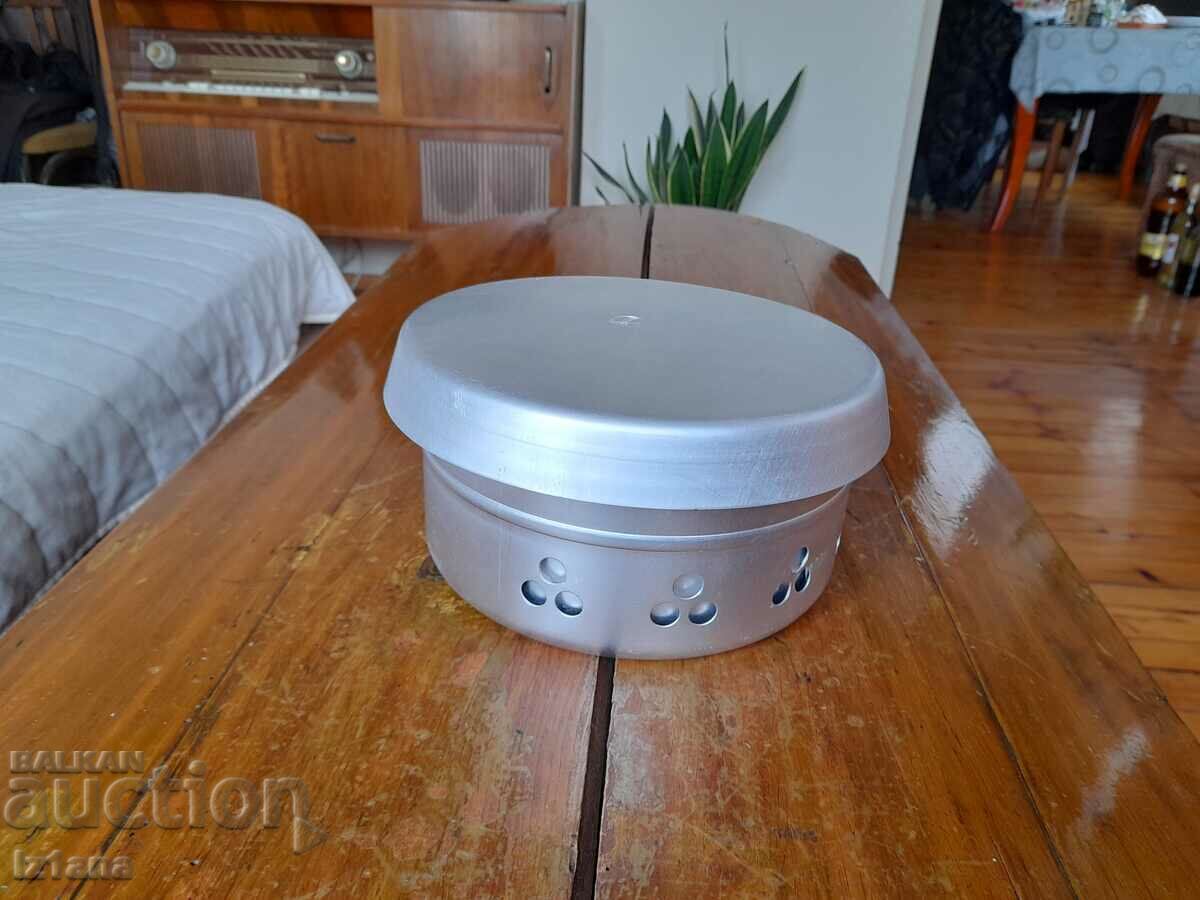 Old tourist dishes, alcohol stove with price 100.00 BGN | € 51.13 Old tourist dishes, alcohol stove with price 100.00 BGN | € 51.13