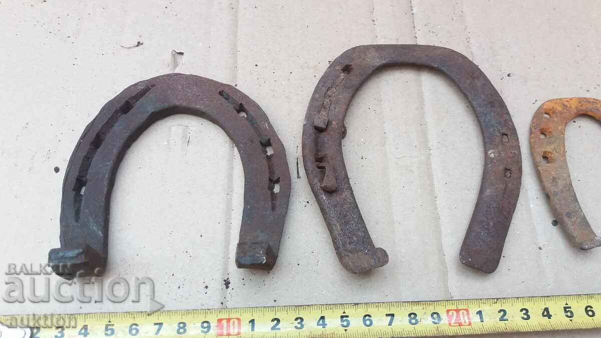 Delivery of LOT OF 3 FORGED HORSESHOES Delivery of LOT OF 3 FORGED HORSESHOES