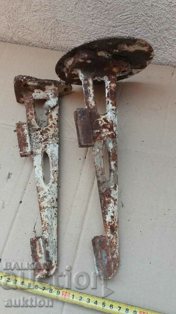 Auction MASSIVE SINK STANDS, RAIL RAILS Auction MASSIVE SINK STANDS, RAIL RAILS