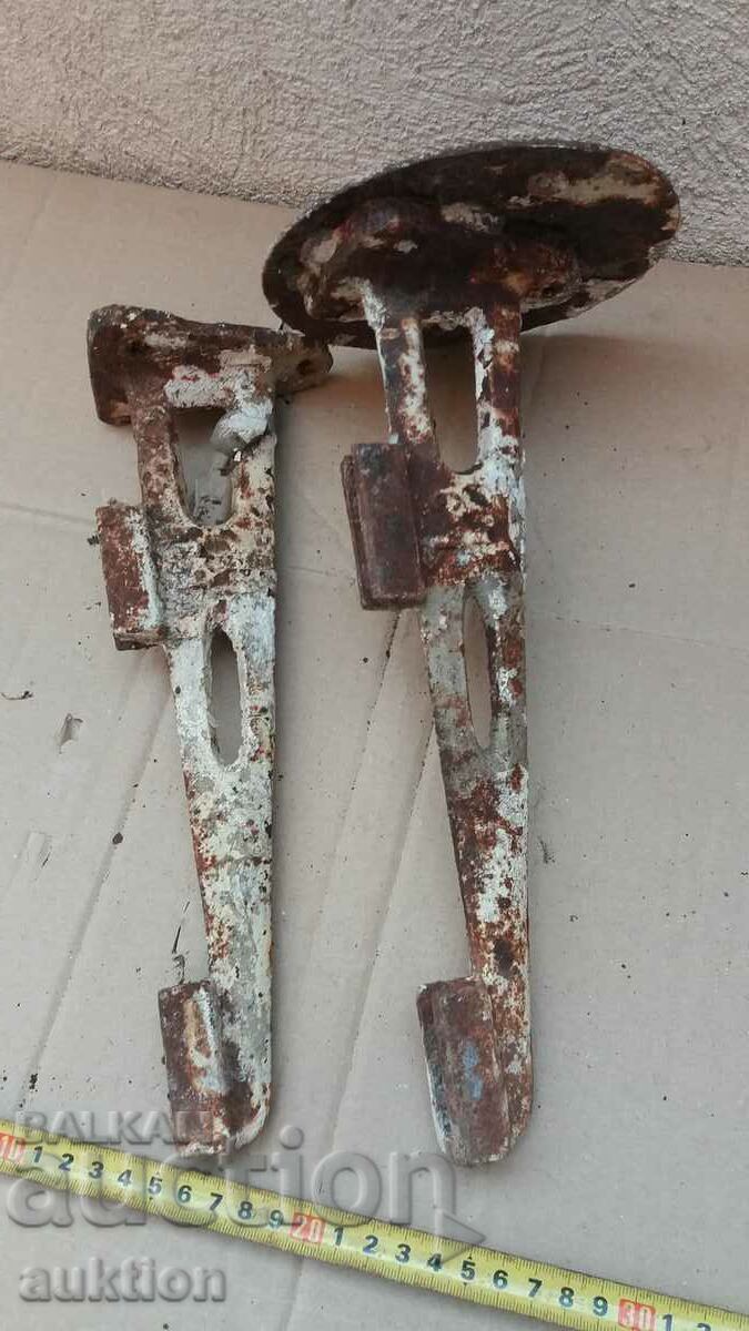 Delivery of MASSIVE SINK STANDS, RAIL RAILS Delivery of MASSIVE SINK STANDS, RAIL RAILS