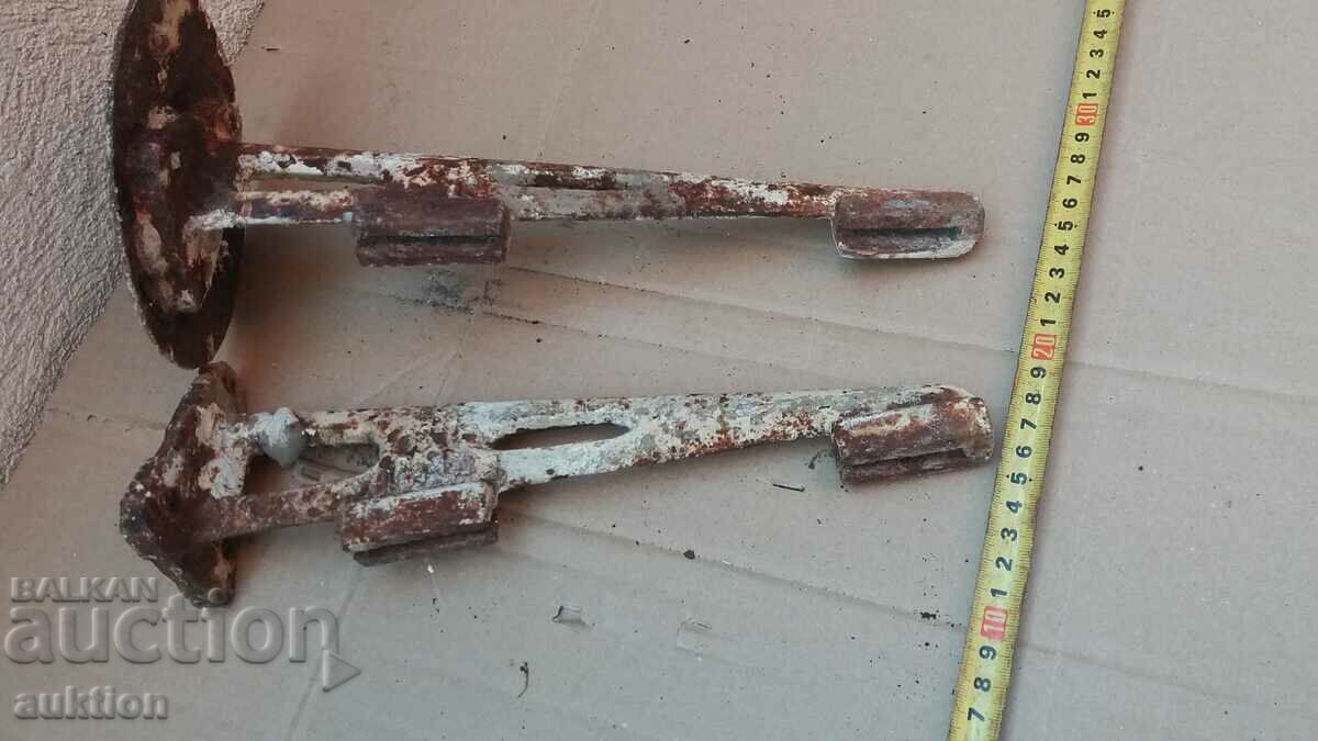 MASSIVE SINK STANDS, RAIL RAILS - 5 MASSIVE SINK STANDS, RAIL RAILS - 5