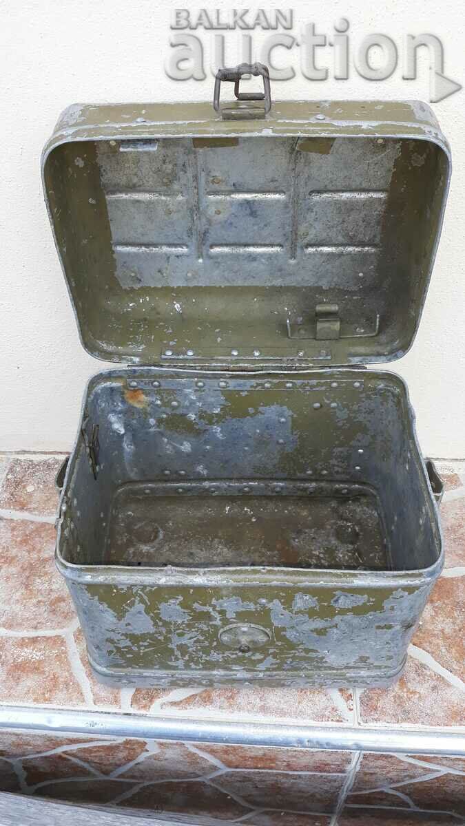 Auction aluminum WW2 WWII optics box case Auction aluminum WW2 WWII optics box case