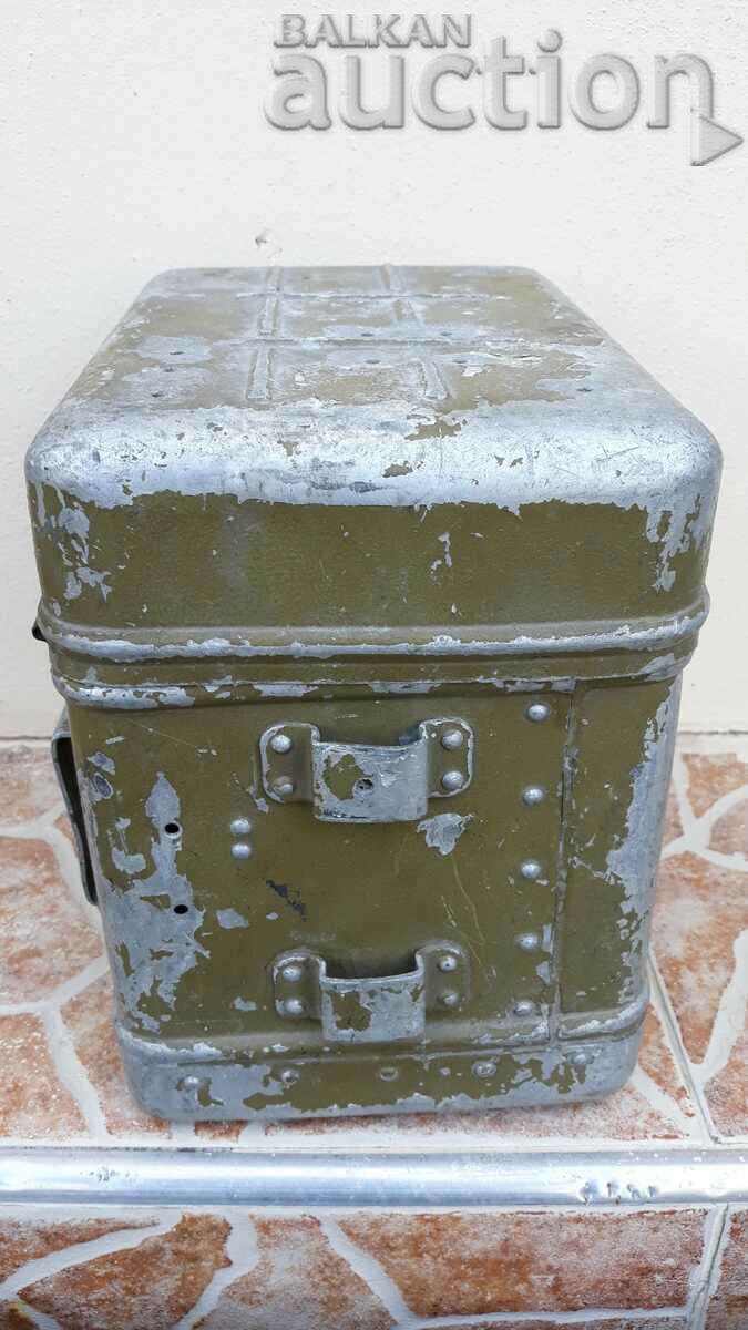 Delivery of aluminum WW2 WWII optics box case Delivery of aluminum WW2 WWII optics box case