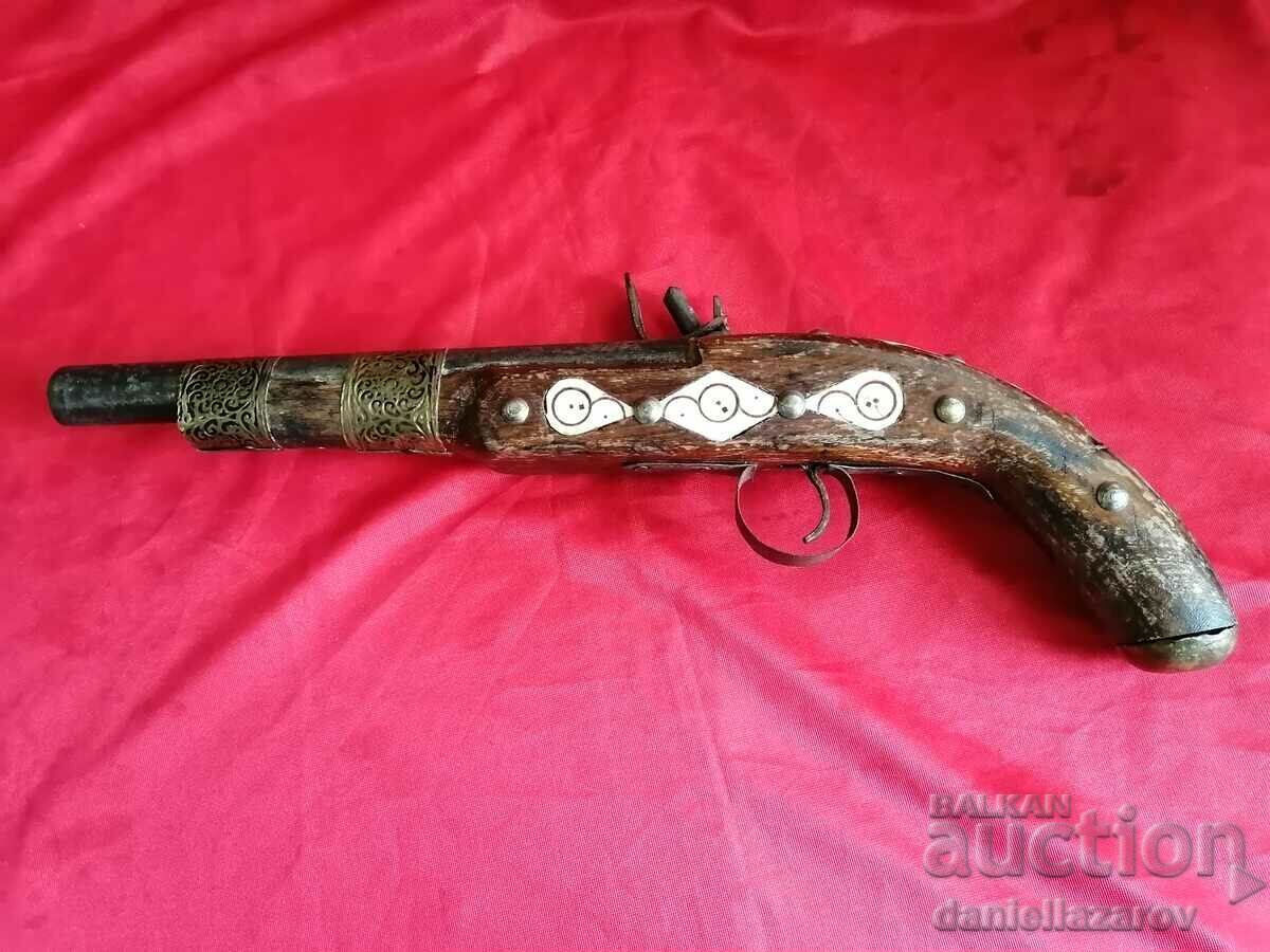Delivery of Star Kremochen Pishtov, Pistolet, Kremaklia