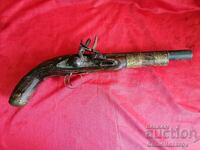 Star Kremochen Pishtov, Pistolet, Kremaklia
