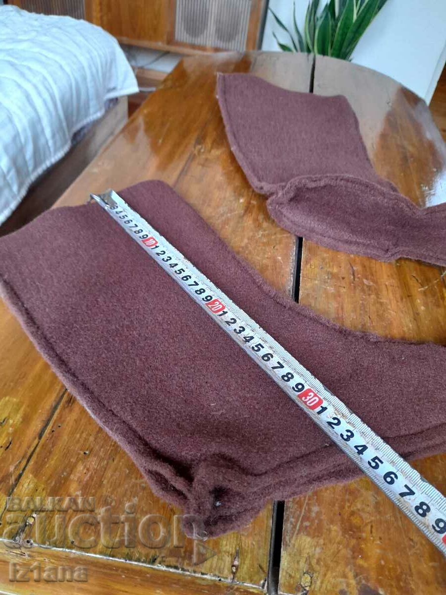 Auction  Old socks, calzones