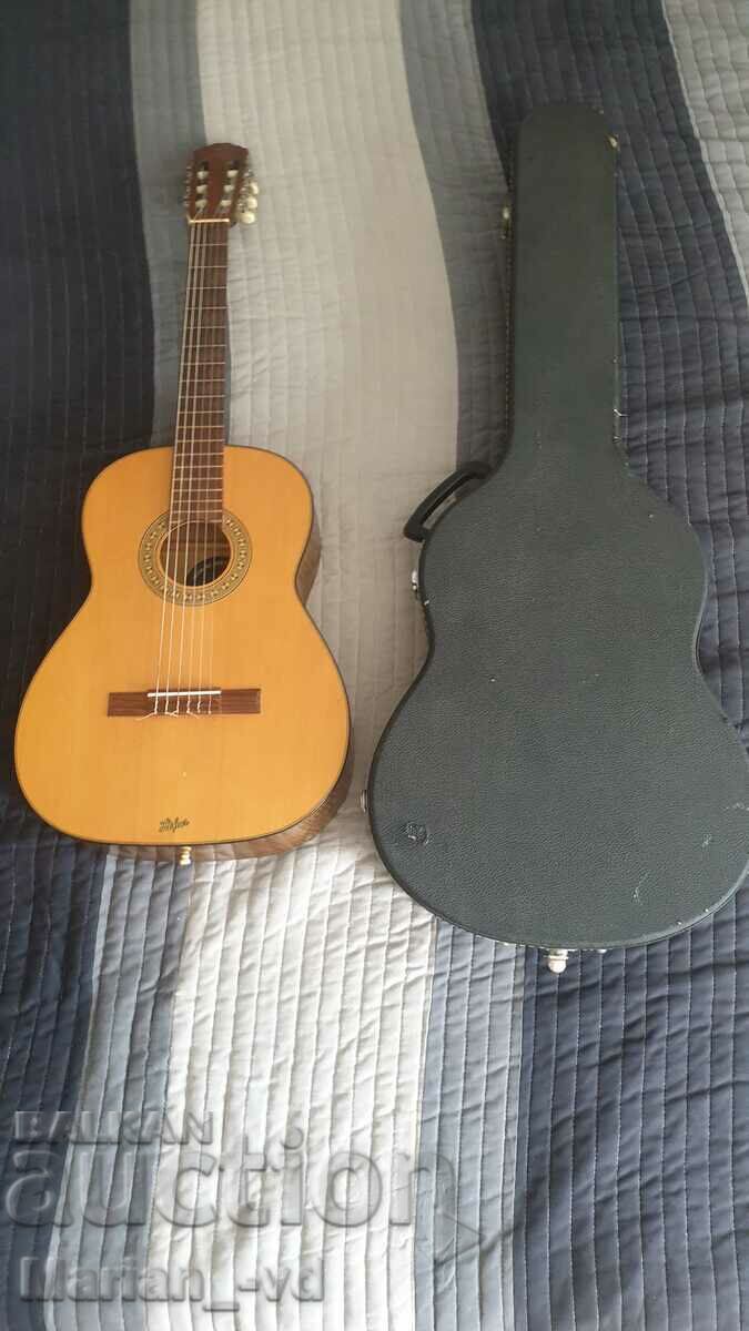 Hofner guitar • Anno Made in Germany -1978 year with price 320.00 BGN | € 163.61 Hofner guitar • Anno Made in Germany -1978 year with price 320.00 BGN | € 163.61